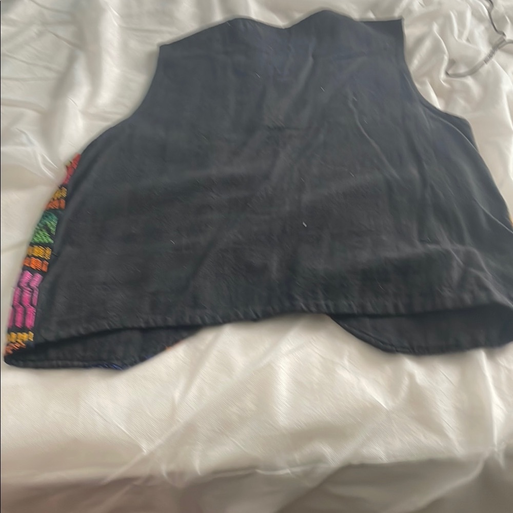 Colorful Patterned Vest - Picture 3 of 3